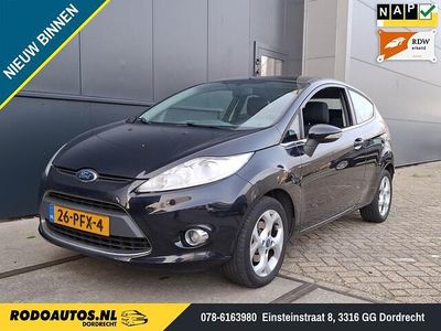 Zwart (metallic) Gebruikt 2011 Ford Fiesta Titanium Hatchback | € 3.999 (Eerlijke prijs)