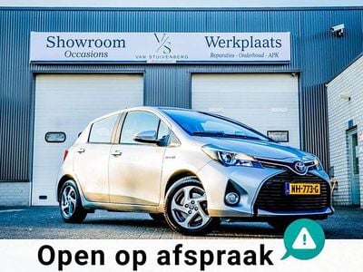 Grijs Gebruikt 2016 Toyota Yaris Hybrid Trend Hatchback | € 10.750 (Super prijs)