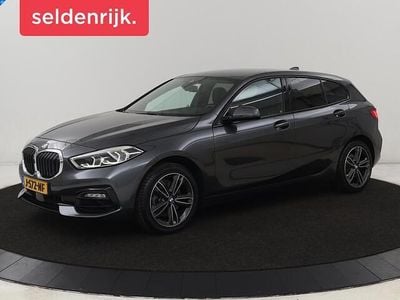 Grijs Gebruikt 2020 BMW 118 Executive Hatchback | € 16.900 (Goede deal)