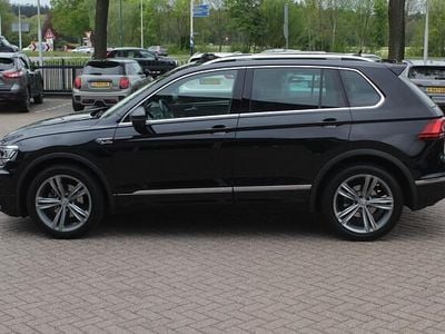 Zwart Occasion 2020 VW Tiguan Allspace Highline SUV | € 28.950 (Goede deal)