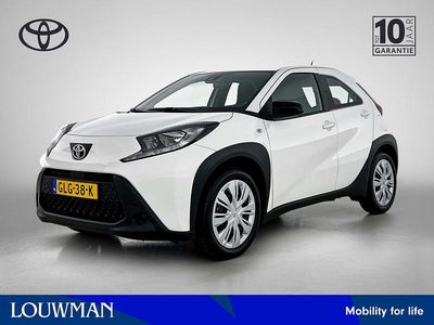 Wit Occasion 2024 Toyota Aygo X Play SUV | € 20.945 (Eerlijke prijs)