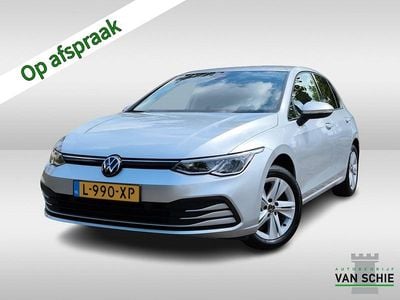 Grijs Gebruikt 2021 VW Golf VIII Life Hatchback | € 17.400 (Eerlijke prijs)