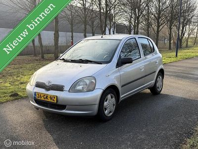 Grijs Occasion 2001 Toyota Yaris Sol Hatchback | € 1.599 (Eerlijke prijs)
