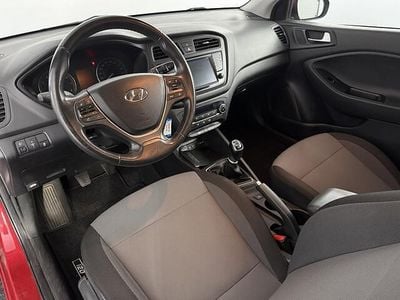 Rood Occasion 2015 Hyundai i20 Coupé | € 7.900 (Eerlijke prijs)