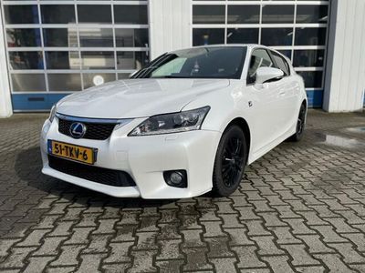 Lexus CT200h