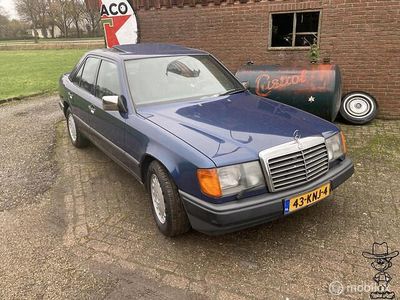 Blauw Gebruikt 1986 Mercedes E300 Sedan | € 7.450