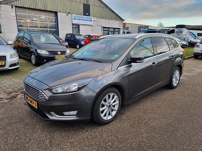 Grijs Gebruikt 2016 Ford Focus Titanium Stationwagen | € 5.950