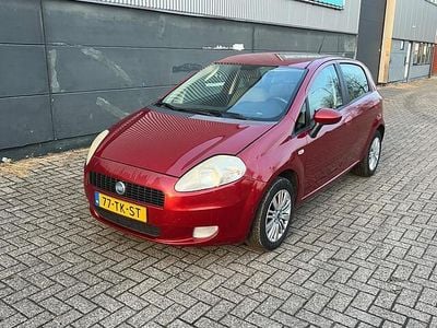 Rood Occasion 2006 Fiat Grande Punto Hatchback | € 1.295 (Eerlijke prijs)