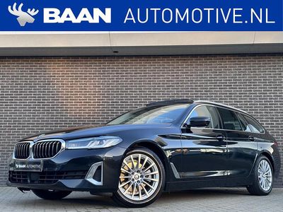 Zwart Gebruikt 2020 BMW 520 Executive Stationwagen | € 27.900 (Duur)
