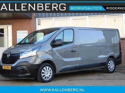 Grijs (metallic) Occasion 2018 Renault Trafic Komfort MPV | € 11.900 (Goede deal)