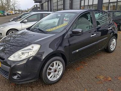 Zwart Gebruikt 2011 Renault Clio II Authentique Hatchback | € 3.250 (Iets duurder)