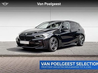 Zwart Gebruikt 2024 BMW 118 Shadowline Hatchback | € 33.800 (Eerlijke prijs)