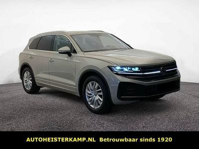 Beige (metallic) Occasion 2025 VW Touareg Elegance SUV | € 66.950 (Duur)