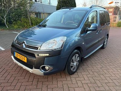 Blauw (metallic) Occasion 2015 Citroën Berlingo Tendance MPV | € 5.995 (Goede deal)