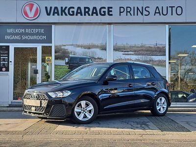 Zwart Gebruikt 2023 Audi A1 Proline Hatchback | € 22.795 (Eerlijke prijs)