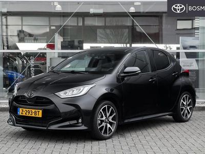 Zwart Occasion 2022 Toyota Yaris Executive Hatchback | € 23.450 (Eerlijke prijs)