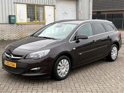 Occasion Opel Astra Design Edition 140 PK (102 kW) 2014 Bruin (metallic) Stationwagen