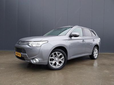 Grijs Gebruikt 2014 Mitsubishi Outlander P-HEV Instyle SUV | € 9.400 (Super prijs)
