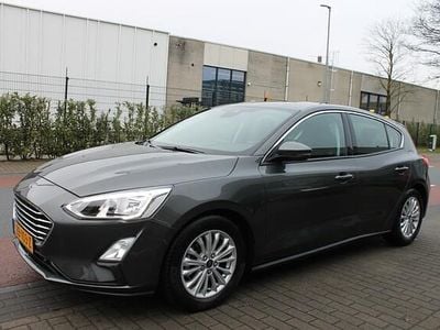 Grijs Occasion 2019 Ford Focus Business Edition Hatchback | € 17.950 (Goede deal)