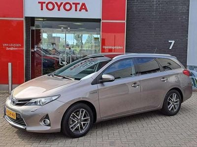 Bruin Occasion 2015 Toyota Auris Touring Sports Stationwagen | € 12.900 (Eerlijke prijs)
