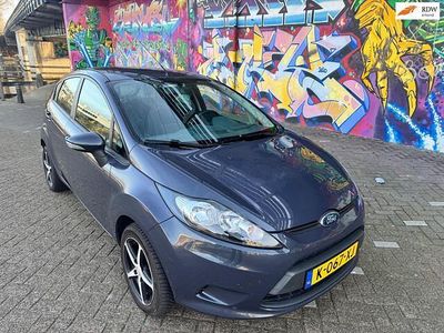 Grijs Occasion 2010 Ford Fiesta Trend Hatchback | € 2.495 (Eerlijke prijs)