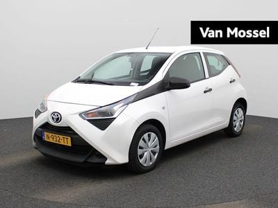 Wit Gebruikt 2022 Toyota Aygo Hatchback | € 11.900 (Goede deal)
