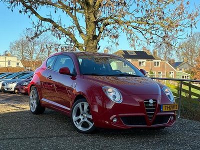 Rood Gebruikt 2010 Alfa Romeo MiTo Distinctive Hatchback | € 3.975 (Eerlijke prijs)