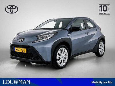 Grijs Occasion 2025 Toyota Aygo X Play SUV | € 19.445 (Eerlijke prijs)