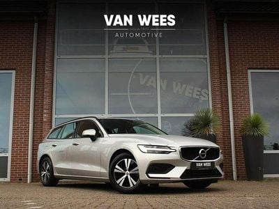 Grijs Occasion 2020 Volvo V60 Momentum Stationwagen | € 20.950 (Eerlijke prijs)