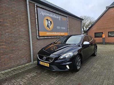 Zwart (metallic) Gebruikt 2014 Volvo V40 Business Edition Hatchback | € 4.545 (Iets duurder)