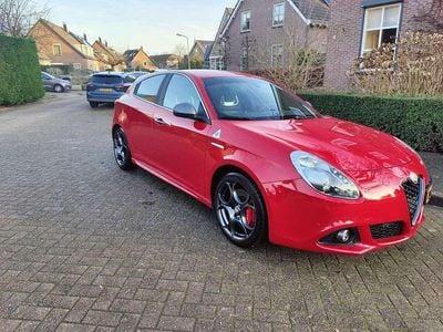 Occasion Alfa Romeo Giulietta Quadrifoglio Verde 241 PK (177 kW) 2015 Rood Sedan