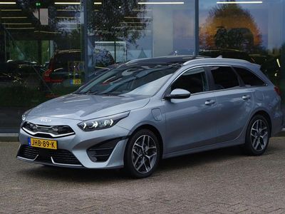 Grijs Gebruikt 2022 Kia Ceed Hatchback | € 21.700 (Eerlijke prijs)