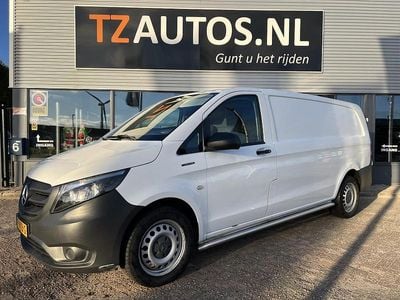 Wit Occasion 2022 Mercedes e-Vito MPV | € 13.499
