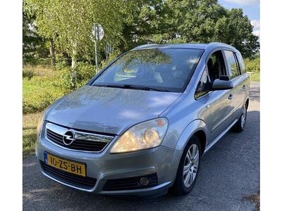 Grijs (metallic) Occasion 2008 Opel Zafira Cosmo MPV | € 1.350 (Eerlijke prijs)