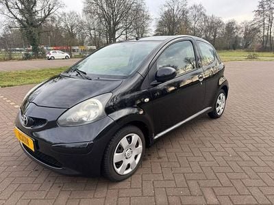 Occasion Toyota Aygo 68 PK (50 kW) 2007 Zwart (metallic) Hatchback