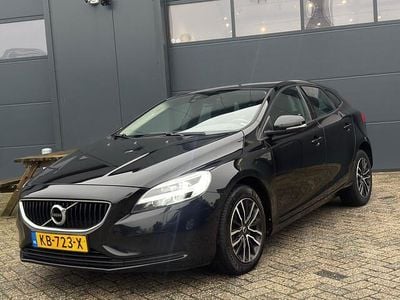 Zwart Gebruikt 2016 Volvo V40 Hatchback | € 6.950 (Eerlijke prijs)