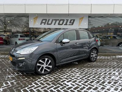 Grijs (metallic) Occasion 2014 Citroën C3 PureTech Hatchback | € 4.319 (Eerlijke prijs)