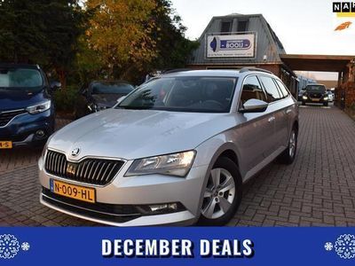 tweedehands Skoda Superb Combi 1.6 TDI Style Business/AUTOM/NAVI/CRUISE/AIR