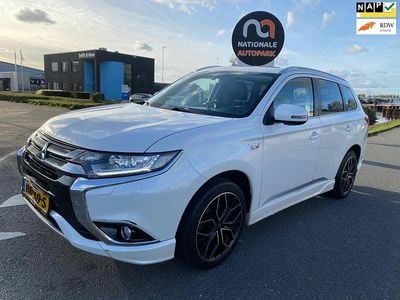 Wit Occasion 2015 Mitsubishi Outlander P-HEV Edition SUV | € 8.499 (Eerlijke prijs)