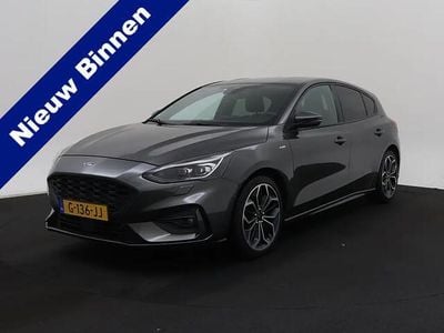 Grijs Occasion 2019 Ford Focus ST-Line Hatchback | € 13.950 (Iets duurder)