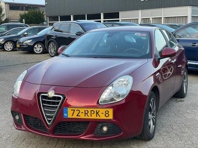 Occasion Alfa Romeo Giulietta Distinctive 105 PK (77 kW) 2011 Rood Hatchback