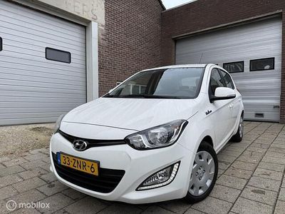 Wit Gebruikt 2013 Hyundai i20 Hatchback | € 5.995 (Eerlijke prijs)