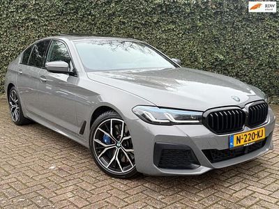 Grijs Occasion 2021 BMW 545e Executive Sedan | € 45.950 (Duur)