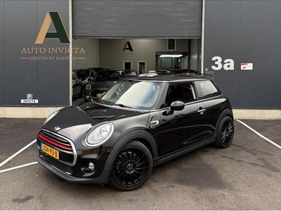 Zwart Gebruikt 2016 Mini ONE Hatchback | € 9.450 (Eerlijke prijs)