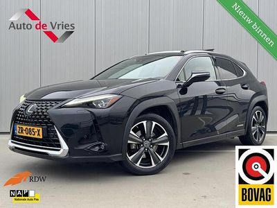 Zwart Gebruikt 2019 Lexus UX 250h Executive Line SUV | € 31.495 (Iets duurder)