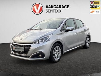 Grijs Occasion 2018 Peugeot 208 Signature Sky Hatchback | € 9.950 (Eerlijke prijs)
