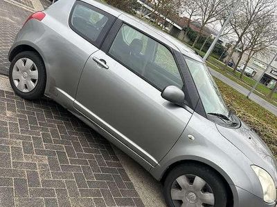 Gebruikt 2005 Suzuki Swift Sedan | € 600