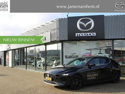 Jet black (donker zwart) Occasion 2025 Mazda 3 Nagisa Hatchback | € 32.750 (Iets duurder)