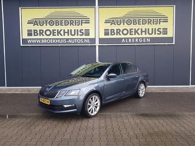 Grijs (metallic) Gebruikt 2018 Skoda Octavia Business Line Hatchback | € 9.950 (Super prijs)