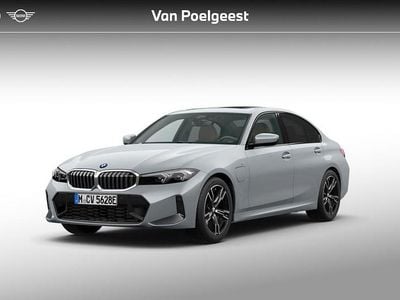 Nieuw BMW 330e M Sport 292 PK (214 kW) 2026 Brooklyn grau Sedan